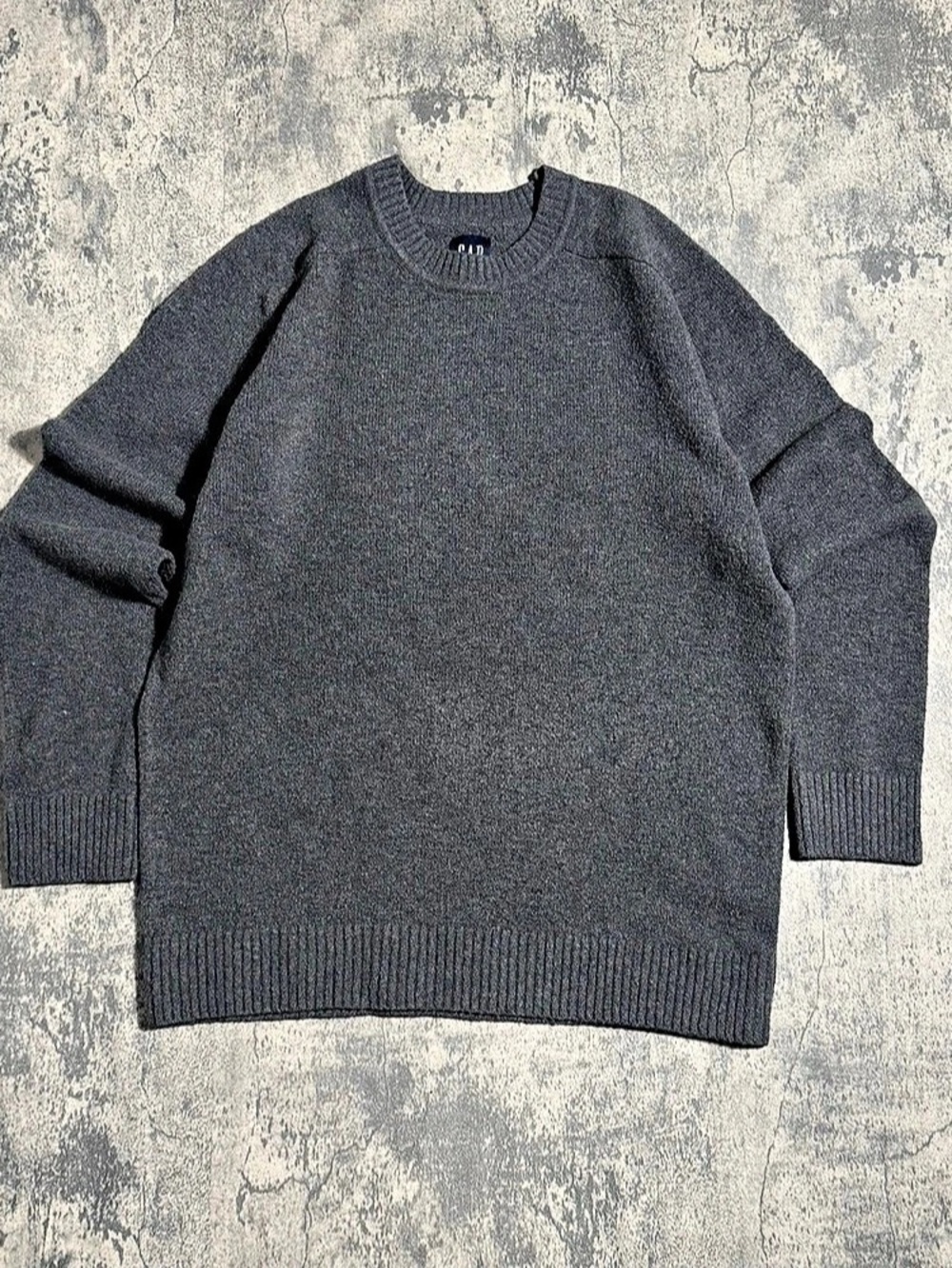 Gap Men's Y2K Gray Crewneck Sweater Size Medium